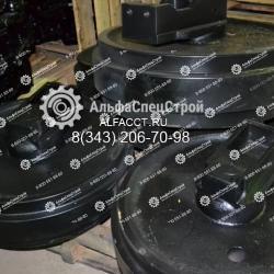 81N8-13012 Колесо направляющее Hyundai R250LC-9.