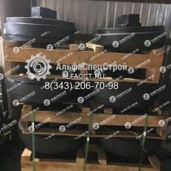 81N8-13012GG Колесо направляющее (ленивец) Hyundai R290LC-9.