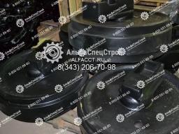 81N8-13012 Колесо направляющее Hyundai R250LC-9.